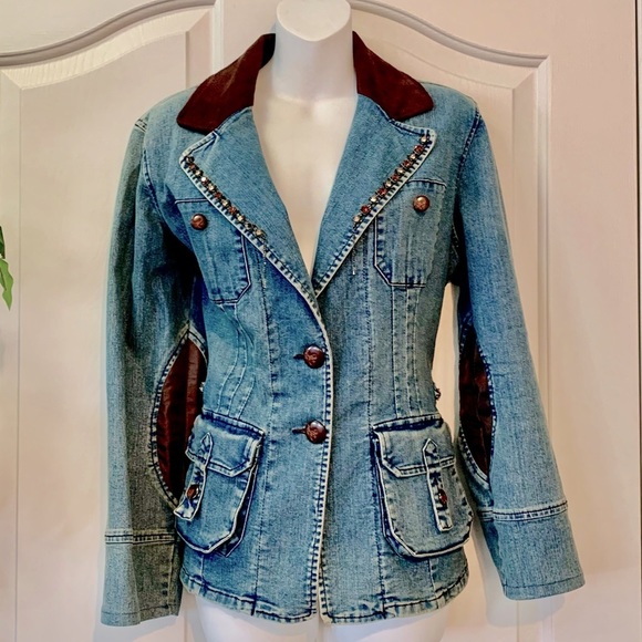 Very Vera Denim Embellished Jacket - Picture 2 of 16